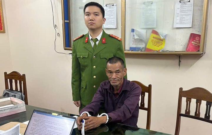 Bắt kẻ cướp tài sản dùng súng AK sau 36 năm trốn nã - Ảnh 1.