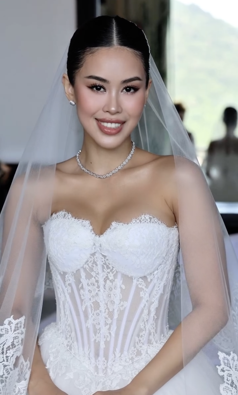 Lễ cưới Tiên Nguyễn tại Đà Nẵng: Cô dâu chú rể khoá môi, Hà Tăng - Linh Rin không tham dự- Ảnh 1. Lễ cưới Tiên Nguyễn tại Đà Nẵng: Cô dâu chú rể khoá môi, Hà Tăng - Linh Rin không tham dự- Ảnh 1.