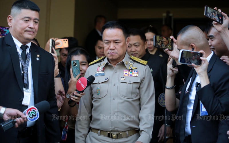 Yodchanan Wongsawat - ứng vi&ecirc;n thủ tướng trẻ của Th&aacute;i Lan tại đảng Pheu Thai - Ảnh 2.