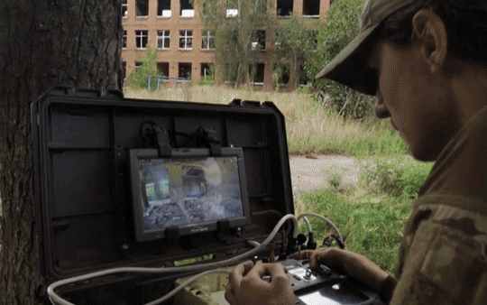 Tổn thất lớn khi An-26 KPA Kalibrovshchik bị phá hủy ở Crimea - Ảnh 2.