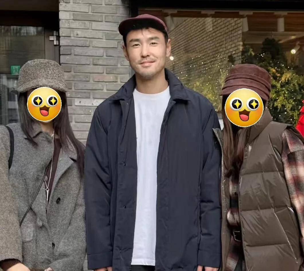 Tóm dính "trai hư showbiz" U45 bay sang tận Hàn Quốc hẹn hò nữ sinh viên bốc lửa kém 20 tuổi - Ảnh 1. Tóm dính "trai hư showbiz" U45 bay sang tận Hàn Quốc hẹn hò nữ sinh viên bốc lửa kém 20 tuổi - Ảnh 1.