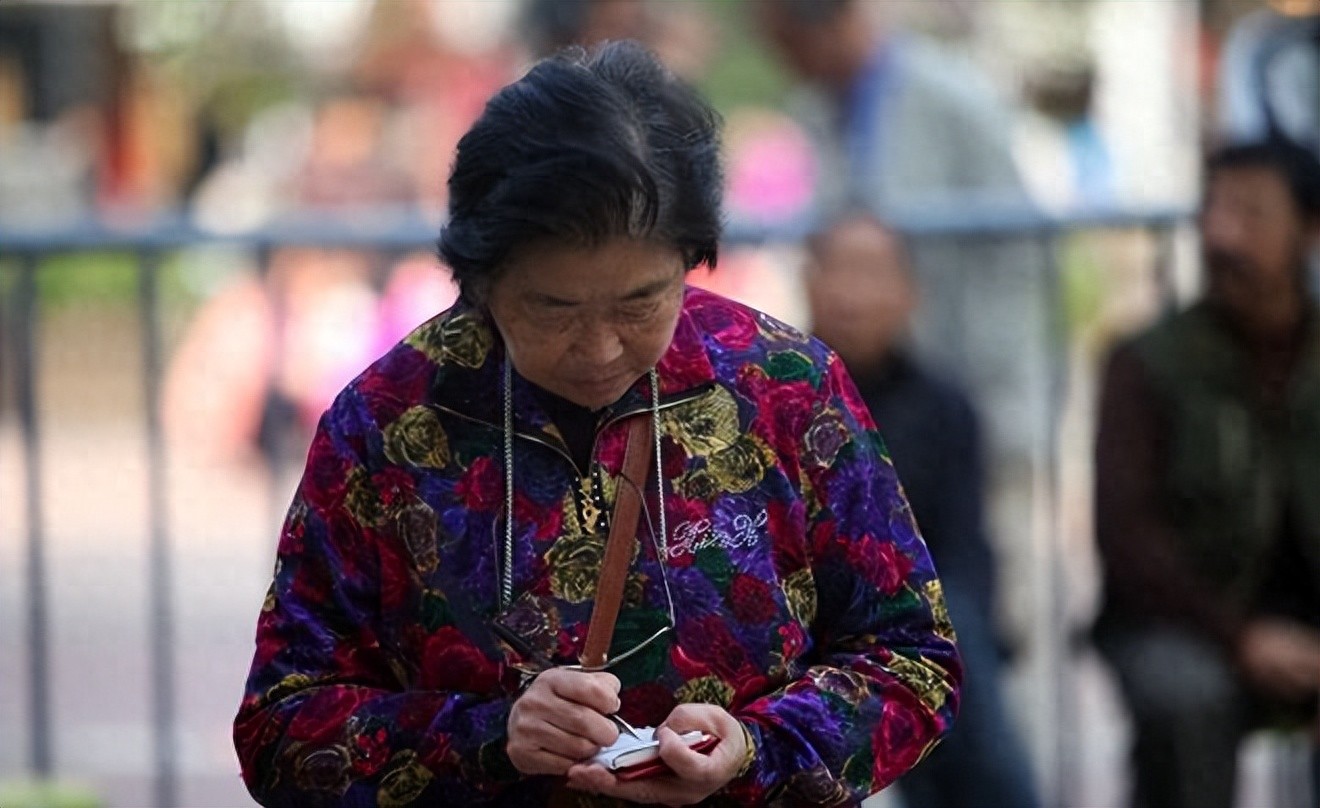 T&ocirc;i c&oacute; gần 2 tỷ tiết kiệm nhưng sống cơ cực v&igrave; sai lầm t&agrave;i ch&iacute;nh - Ảnh 1.