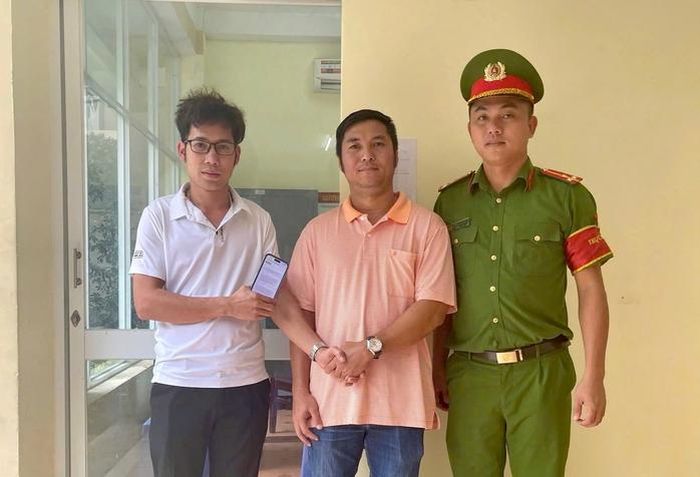 Tài khoản ngân hàng nhận 330 triệu: Câu chuyện về lòng tốt và sự tử tế - Ảnh 1. Tài khoản ngân hàng nhận 330 triệu: Câu chuyện về lòng tốt và sự tử tế - Ảnh 1.