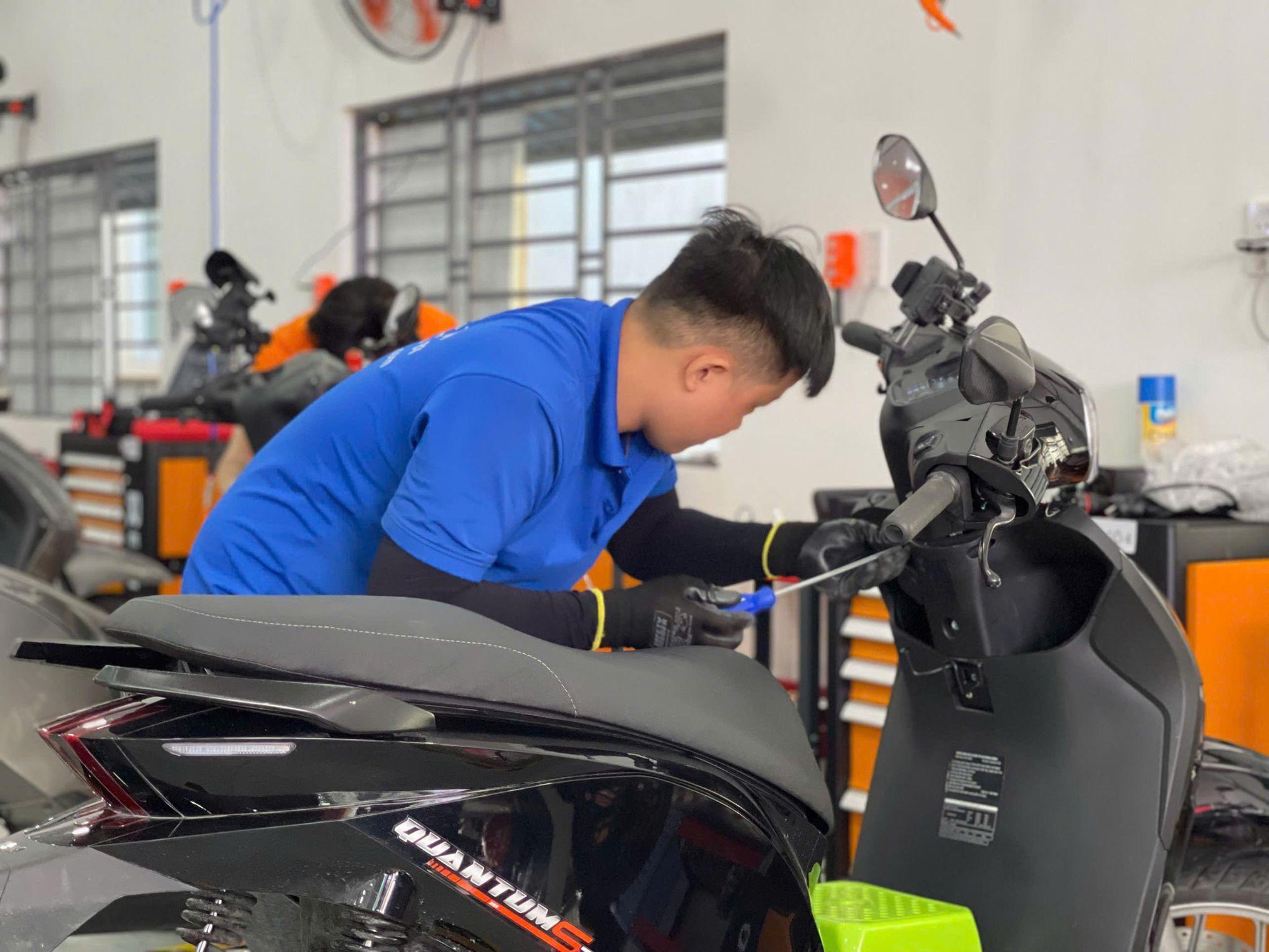 Bảo dưỡng không chờ đợi: Thêm lý do chuyển sang xe máy điện - Ảnh 1. Bảo dưỡng không chờ đợi: Thêm lý do chuyển sang xe máy điện - Ảnh 1.