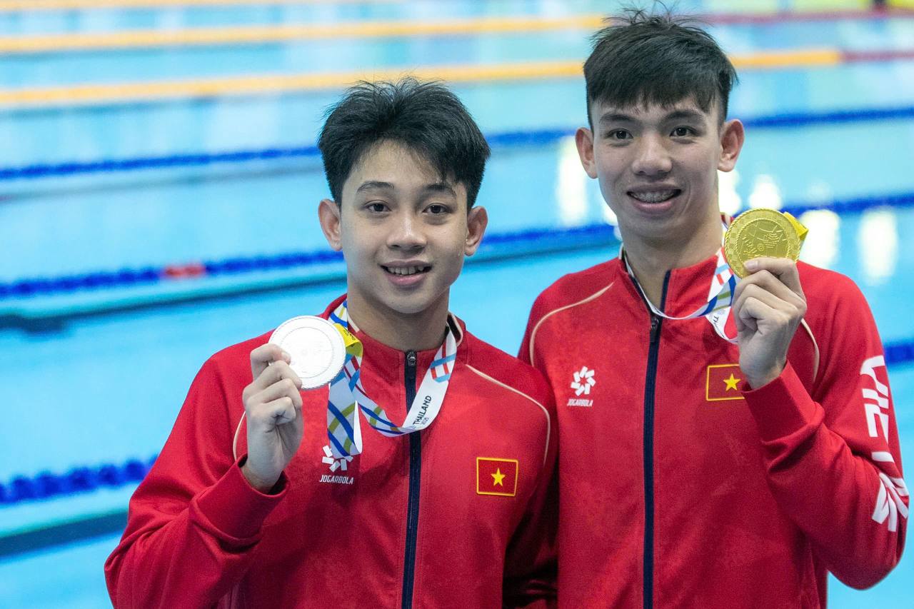 "R&aacute;i c&aacute; s&ocirc;ng Gianh" Huy Ho&agrave;ng lần thứ 5 gi&agrave;nh HCV bơi 1500m SEA Games, visual k&igrave;nh ngư HCB b&ecirc;n cạnh cũng hot kh&ocirc;ng k&eacute;m- Ảnh 2.