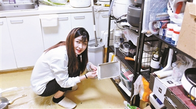 Phát hiện giúp việc trẻ lương 7 triệu/h, có 30 tỷ trong tài khoản nhờ chiều được "nhu cầu thầm kín" của chủ - Ảnh 2. Phát hiện giúp việc trẻ lương 7 triệu/h, có 30 tỷ trong tài khoản nhờ chiều được "nhu cầu thầm kín" của chủ - Ảnh 2.