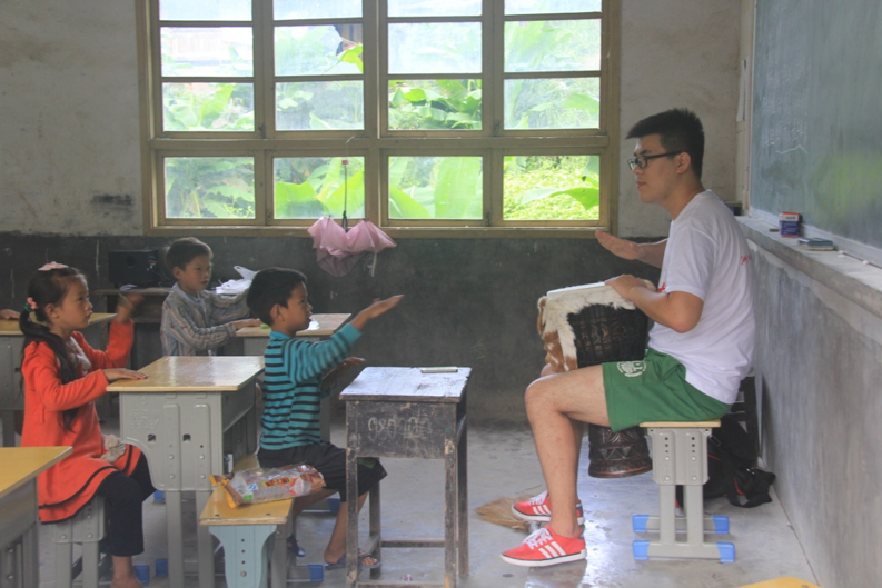 Con trai mất tích sau khi kỳ thi ĐH, cha mẹ dán 2.000 tờ rơi tìm người: 5 năm sau thấy con ở nơi không thể tin nổi- Ảnh 2.