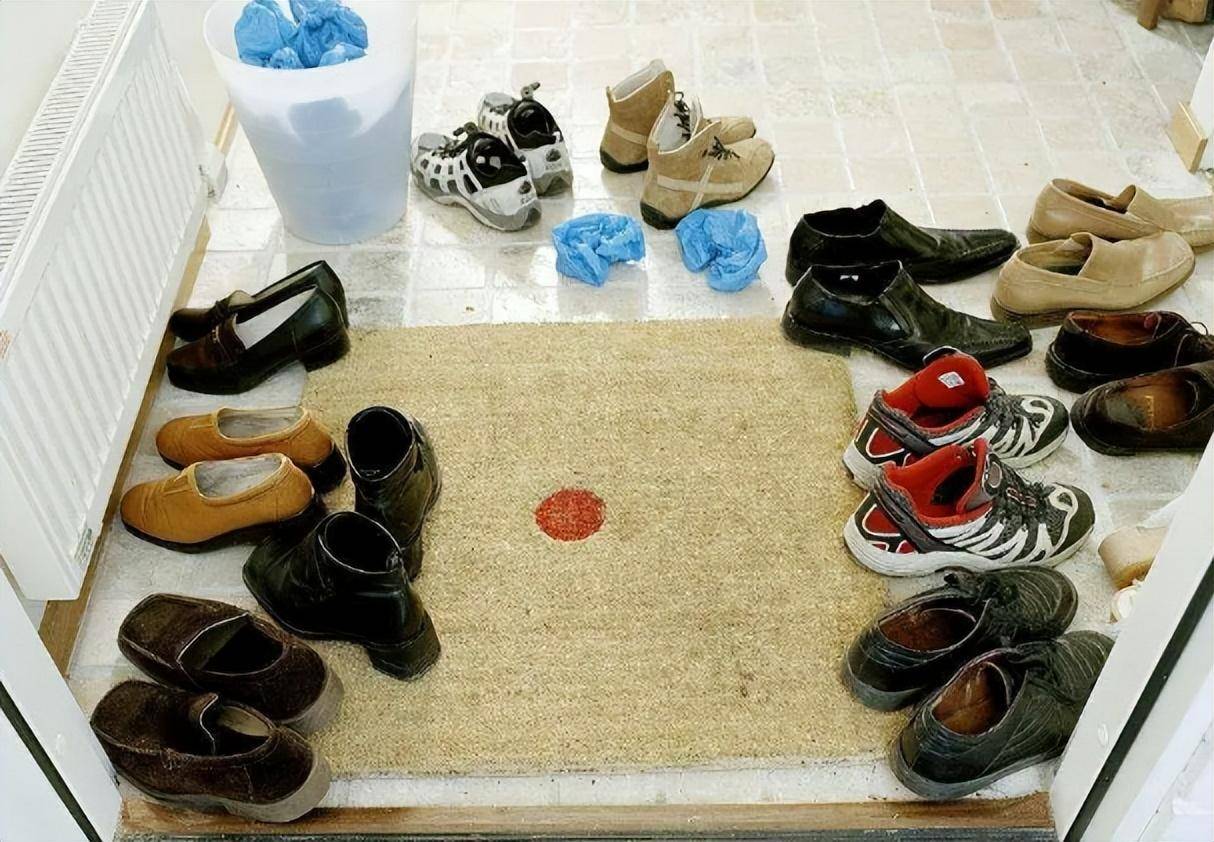 3 lỗi phong thủy cửa ra v&agrave;o khiến t&agrave;i lộc thất tho&aacute;t - Ảnh 3.