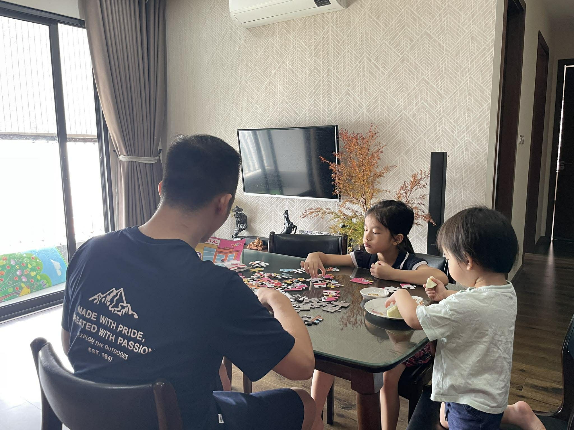 Ông chồng khoe thành quả dự án "Nuôi vợ": "Tôi tự hào vì làm ô sin 20 năm, ai cũng khen vợ tôi lão hóa ngược"- Ảnh 3.