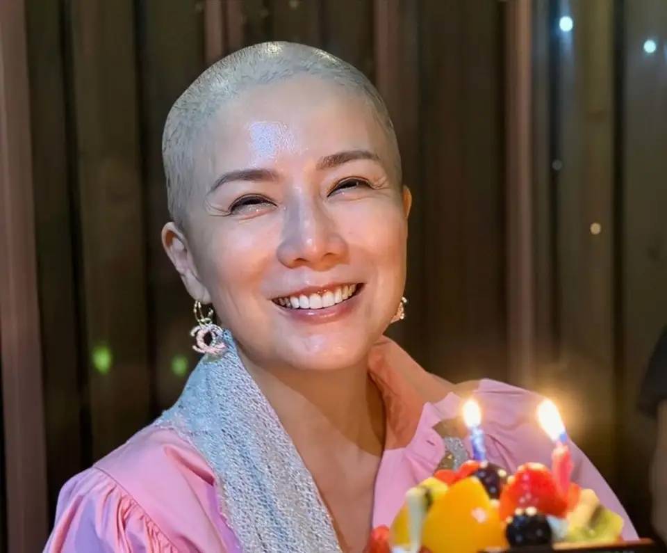 Á hậu đình đám bất ngờ lộ diện sau 1 năm điều trị ung thư vú giai đoạn cuối, thân hình gầy rộc khiến ai cũng giật mình- Ảnh 2.