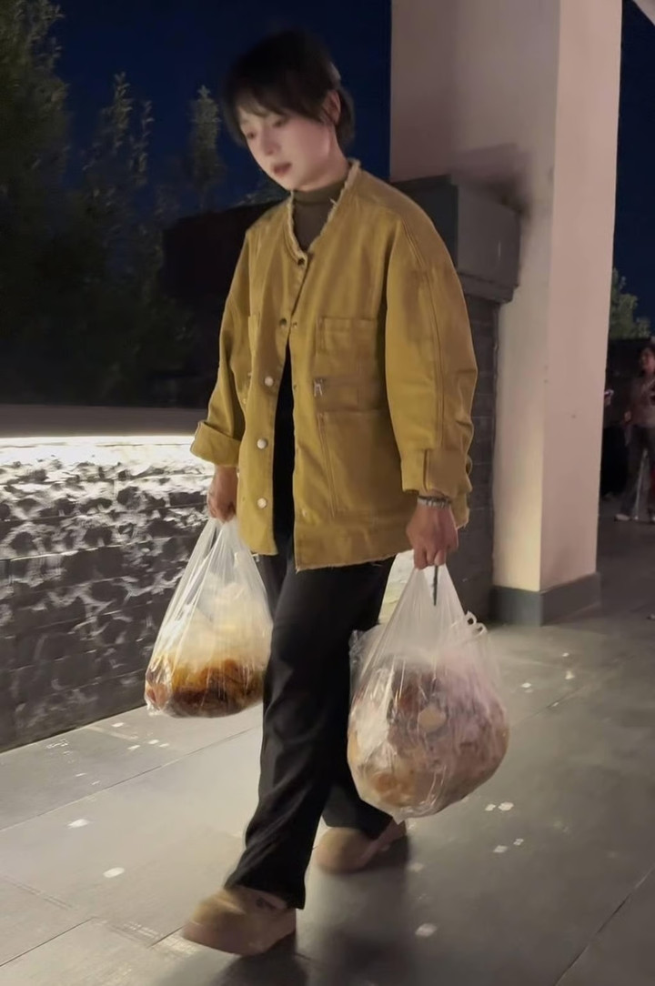 Cô gái vượt qua nỗi sợ giao tiếp để nuôi 120 mèo hoang - Ảnh 4.