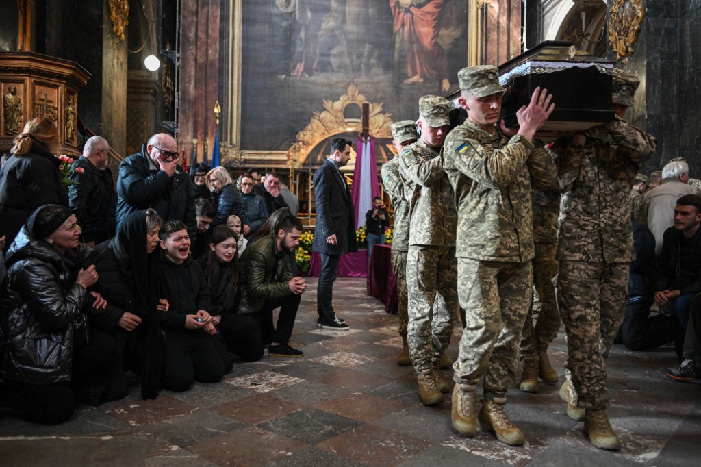 Tổng thống Zelensky xem xét trưng cầu dân ý về nhượng bộ lãnh thổ cho Nga - Ảnh 5. Tổng thống Zelensky xem xét trưng cầu dân ý về nhượng bộ lãnh thổ cho Nga - Ảnh 5.