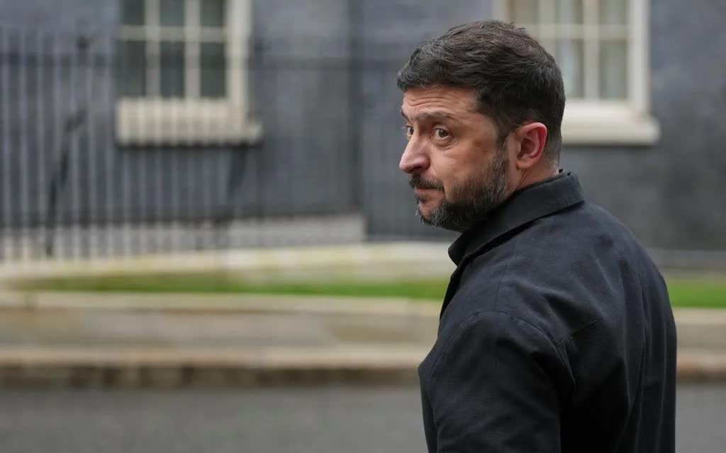 Tổng thống Zelensky xem xét trưng cầu dân ý về nhượng bộ lãnh thổ cho Nga - Ảnh 1.