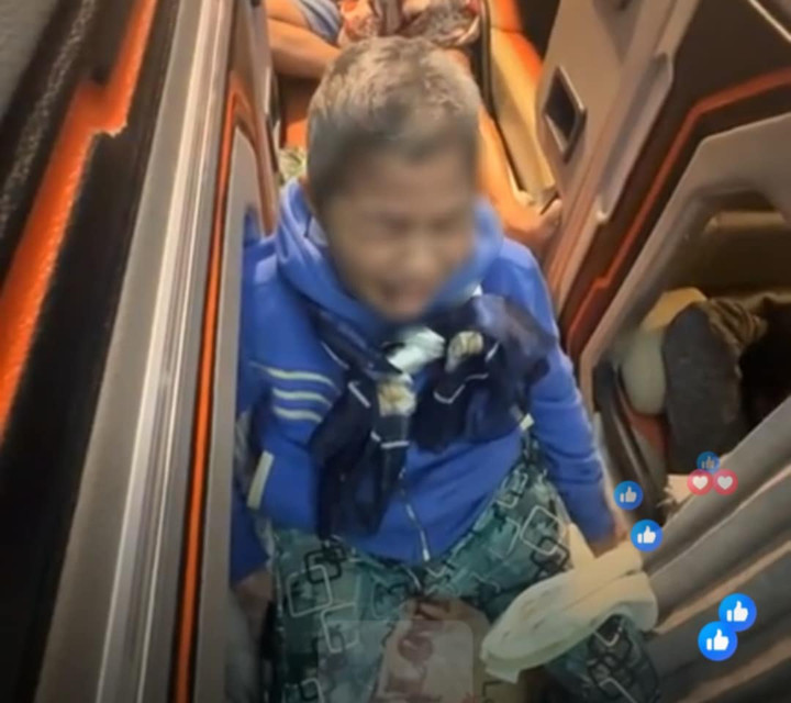 Thực hư chuyện bà lão khóc nức nở trên xe khách tuy hòa - TP . HCM - Ảnh 1.