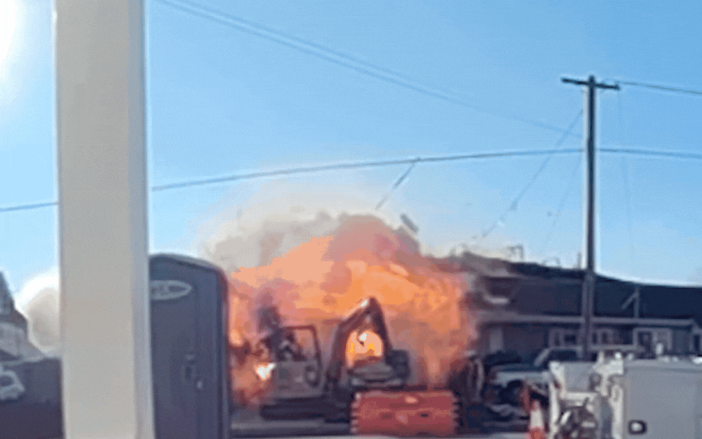 Vụ nổ khí gas làm nổ tung ngôi nhà ở Mỹ gây chấn động - Ảnh 1. Vụ nổ khí gas làm nổ tung ngôi nhà ở Mỹ gây chấn động - Ảnh 1.