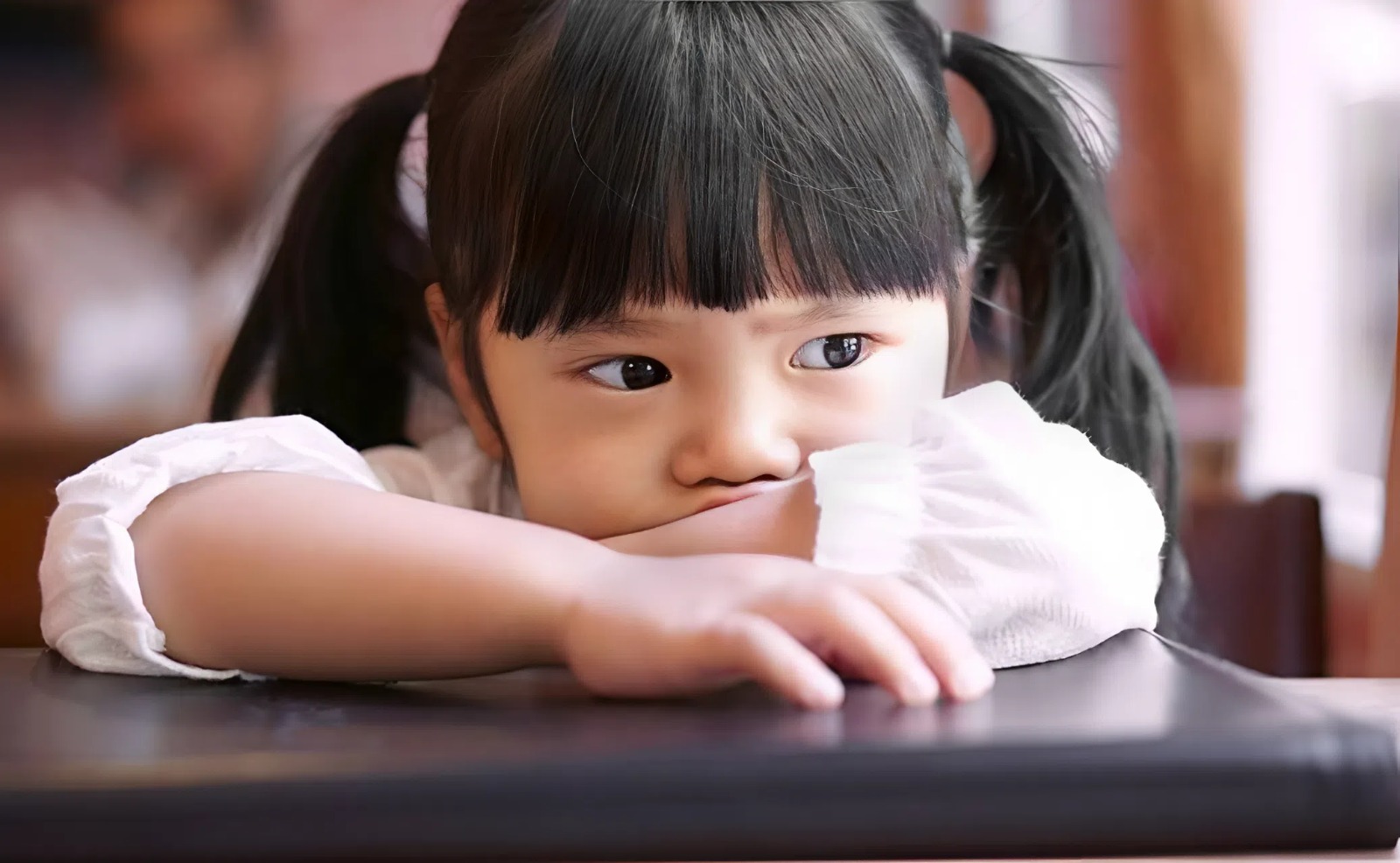 4 bí mật của con trẻ mà cha mẹ không nên vô tư tiết lộ với người khác - Ảnh 1.