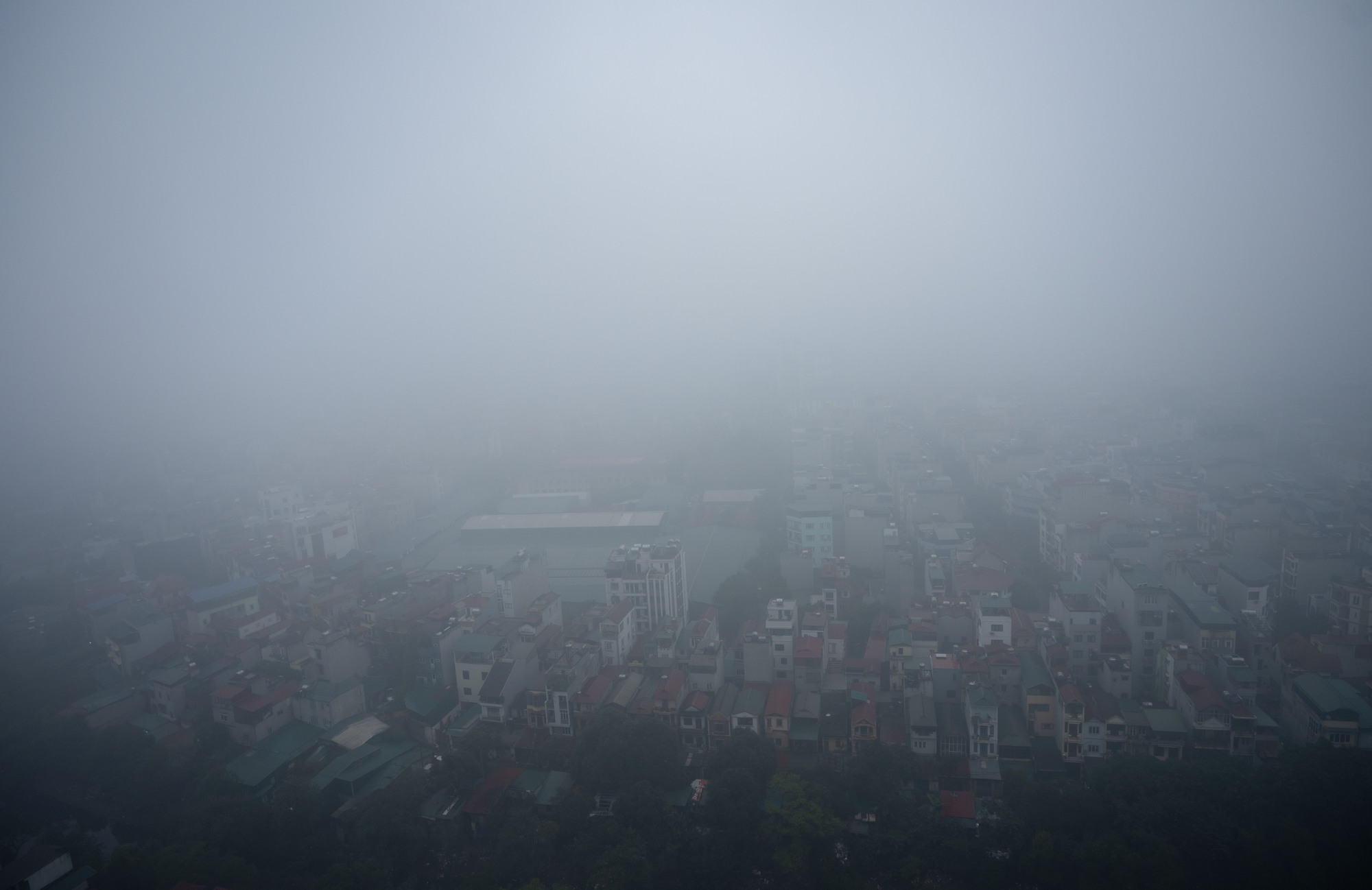 Sáng thứ Bảy, Hà Nội khác lạ khi hứng trọn combo sương mù, ô nhiễm, mưa lạnh- Ảnh 12. Sáng thứ Bảy, Hà Nội khác lạ khi hứng trọn combo sương mù, ô nhiễm, mưa lạnh- Ảnh 12.