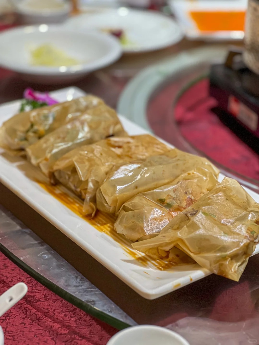 Gà bọc giấy Ngô Châu: Khám phá món ngon 160 năm tại Quảng Tây - Ảnh 1.