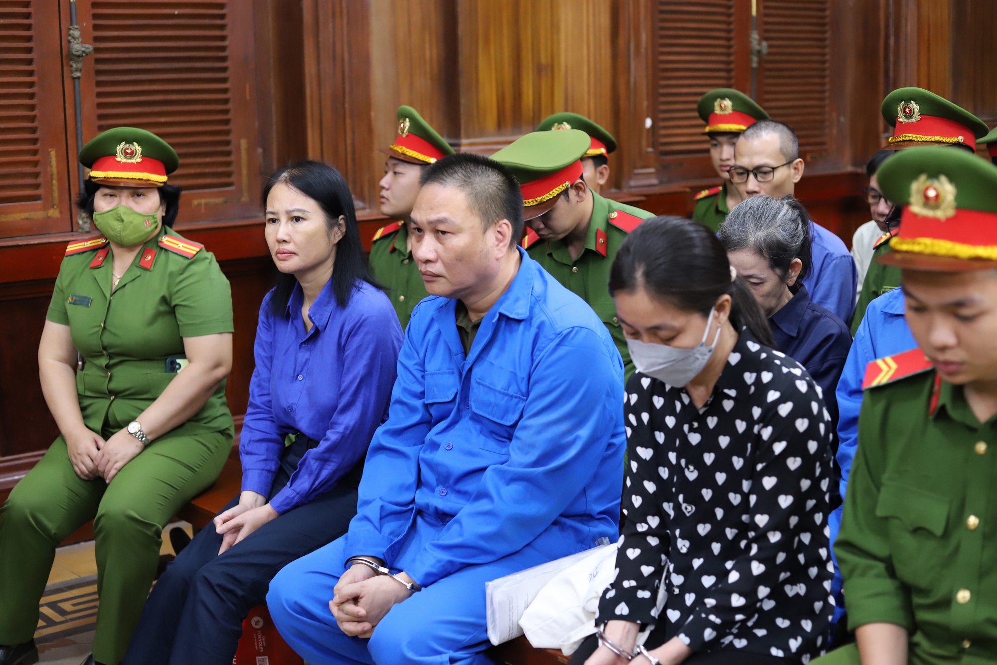 V&igrave; sao họ rơi v&agrave;o "bẫy" AIC? - Ảnh 1.