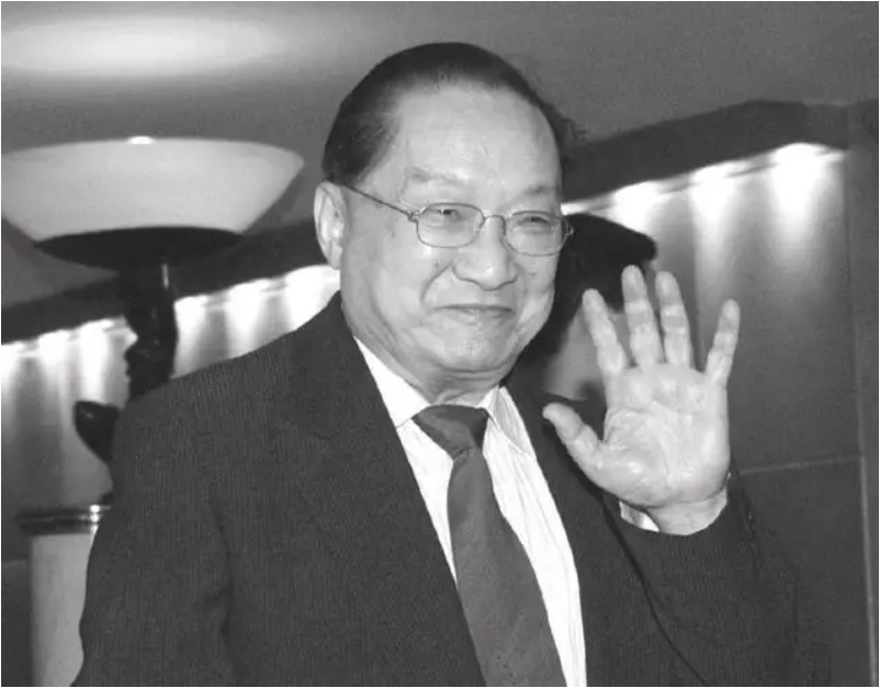 Cao thủ của Kim Dung: Người có đồ đệ gây chấn động võ lâm nhưng bị tác giả "xóa sổ" khỏi giang hồ - Ảnh 1.