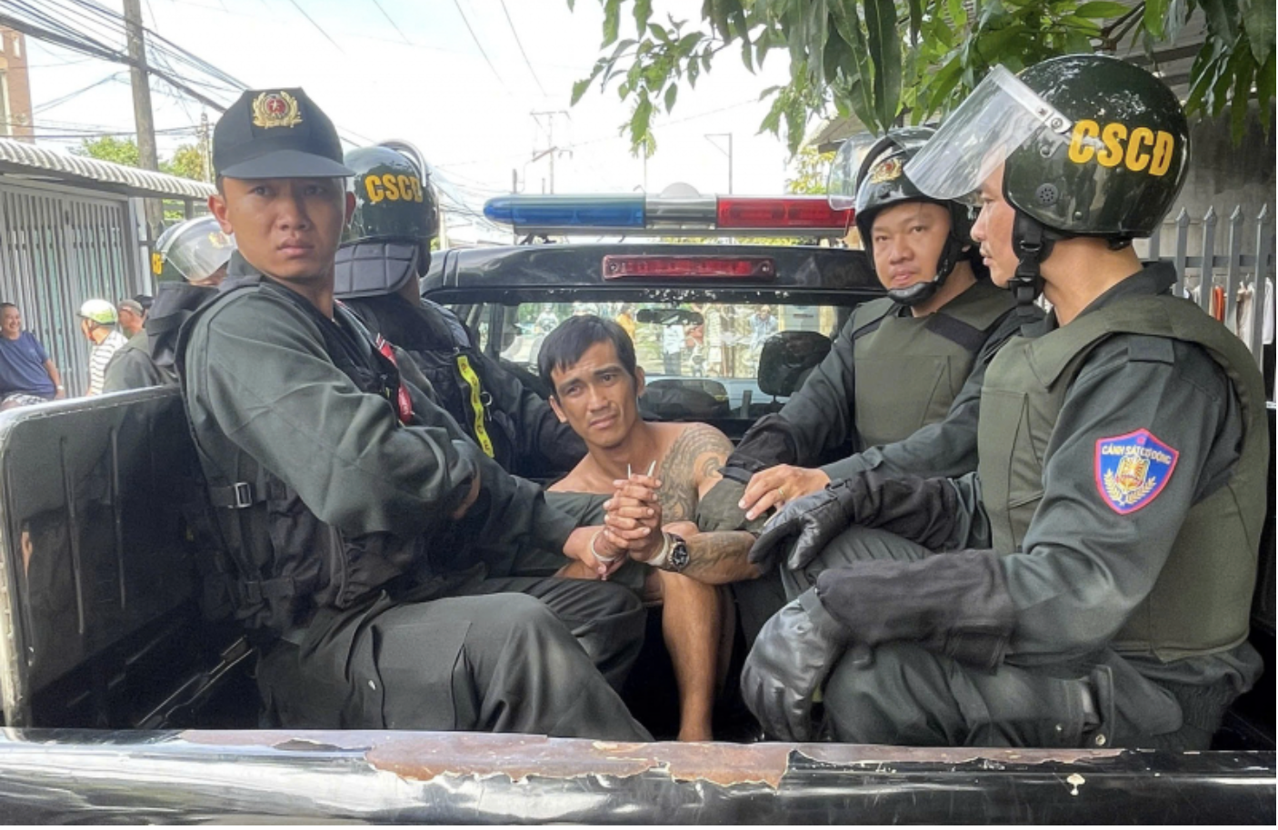Cần Thơ vây bắt đối tượng nghiện ma túy chống đối lực lượng chức năng - Ảnh 1. Cần Thơ vây bắt đối tượng nghiện ma túy chống đối lực lượng chức năng - Ảnh 1.