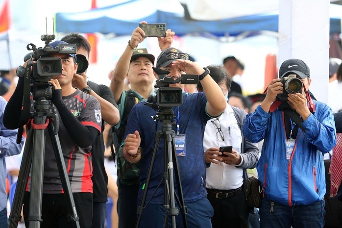 Những Luật mới Quốc hội vừa thông qua và tác động đến cuộc sống người dân - Ảnh 1. Những Luật mới Quốc hội vừa thông qua và tác động đến cuộc sống người dân - Ảnh 1.