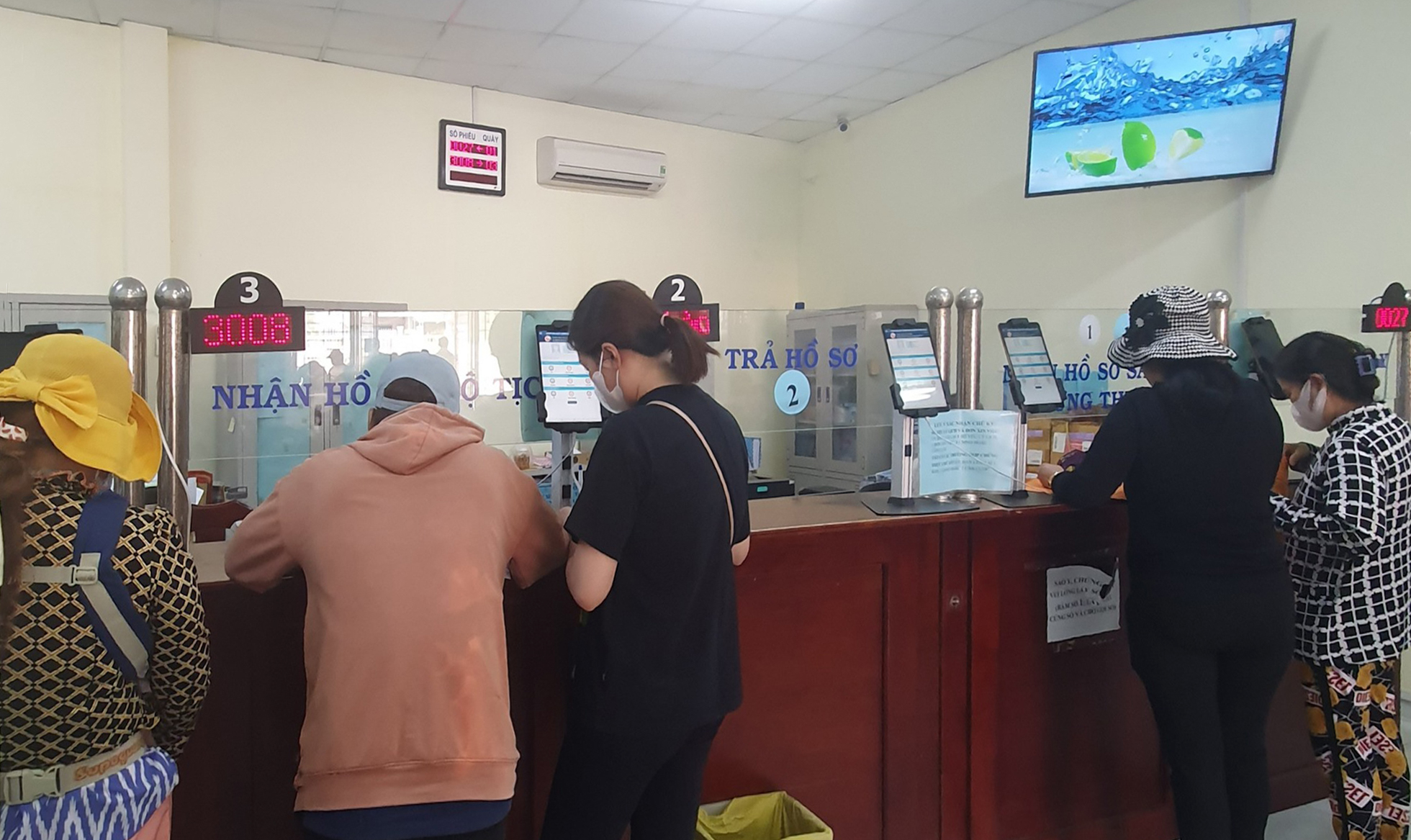 Xử Phạt Vi Phạm Cư Trú Nghiêm Khắc Đến 12 Triệu Đồng Từ 15 / 12 / 2025 - Ảnh 1. Xử Phạt Vi Phạm Cư Trú Nghiêm Khắc Đến 12 Triệu Đồng Từ 15 / 12 / 2025 - Ảnh 1.