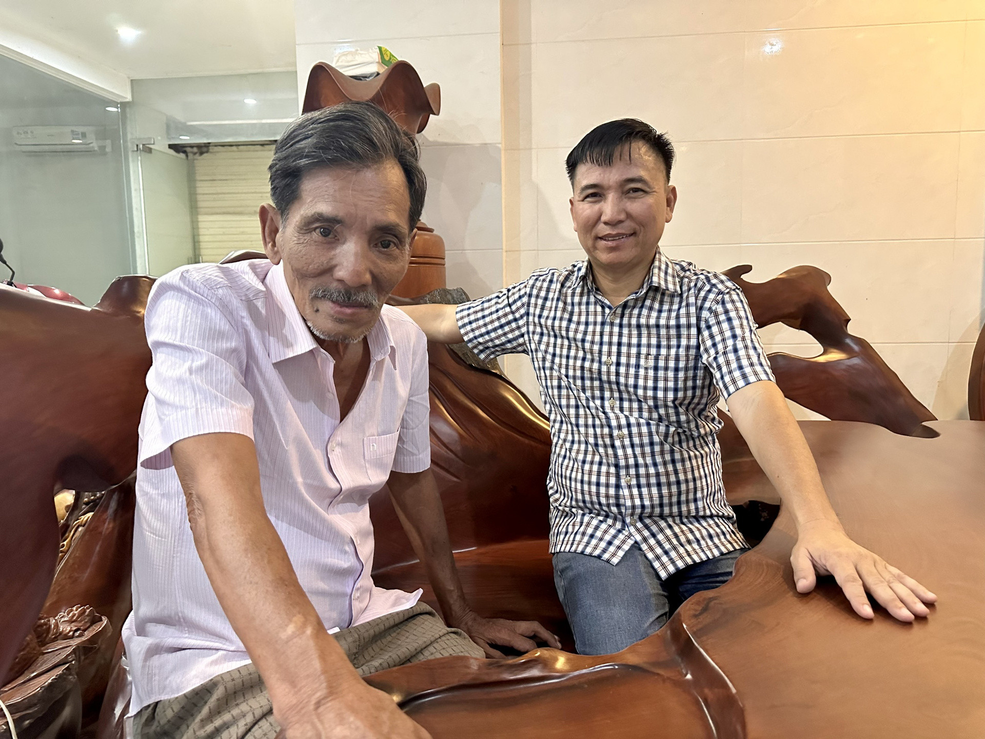 Thông tin về nam nghệ sĩ duy nhất tiễn đưa Thương Tín ở Phan Rang- Ảnh 1.