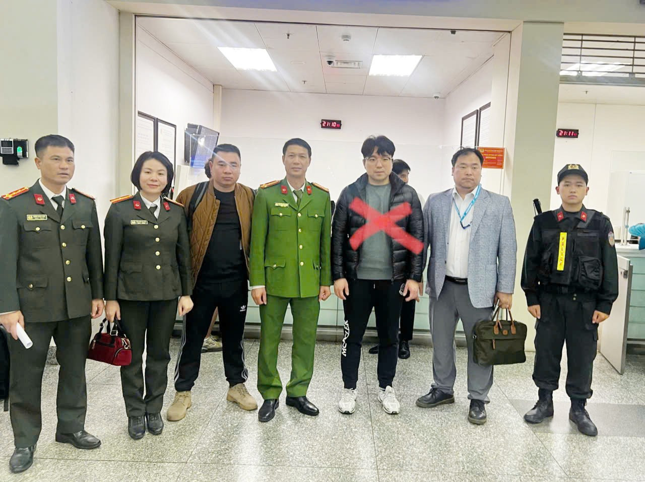 Công an Bắc Ninh bắt 4 đối tượng truy nã đỏ của Interpol trong chiến dịch phòng chống tội phạm - Ảnh 1.