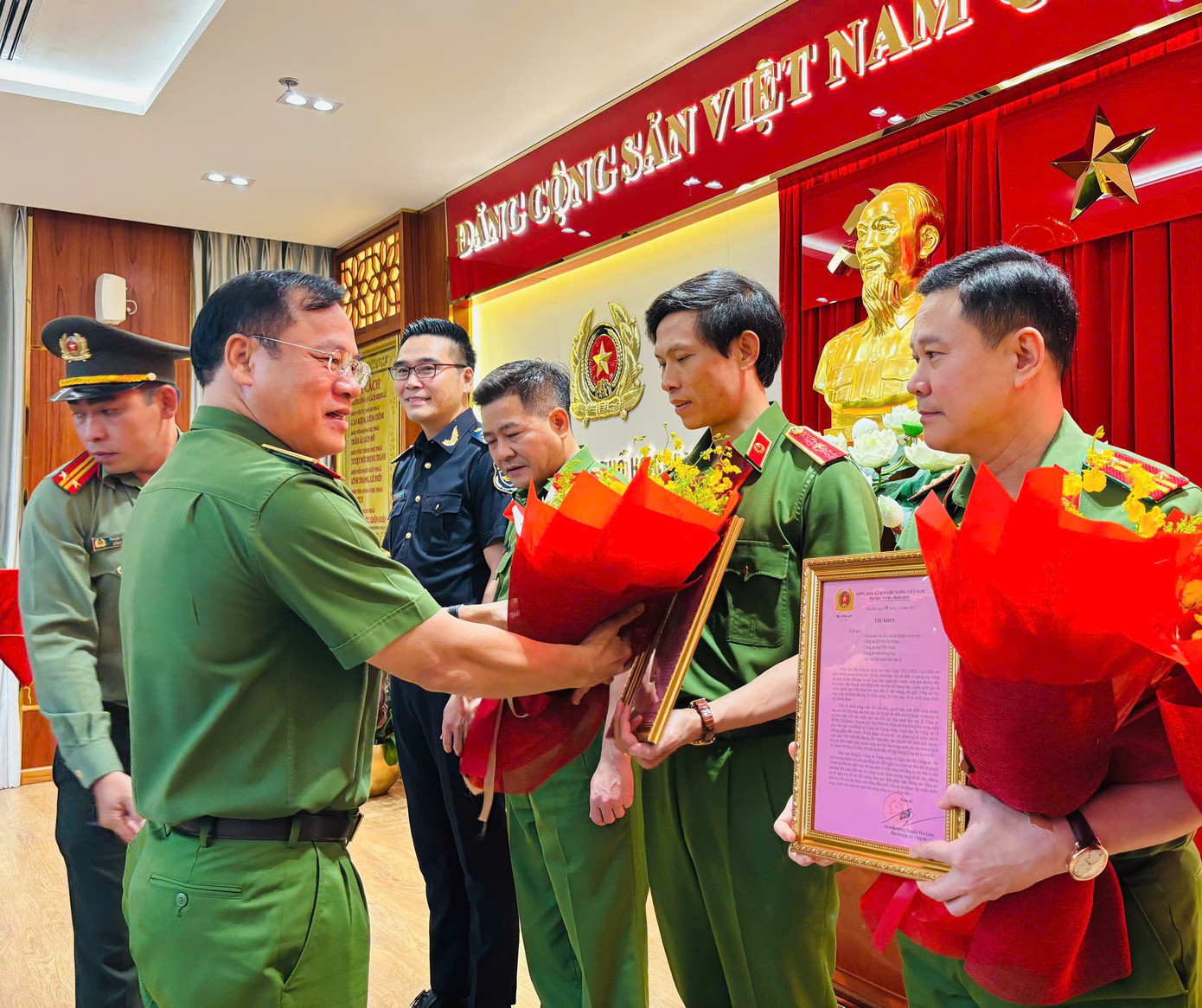 Thứ trưởng Bộ C&ocirc;ng an ph&aacute;t biểu về chuy&ecirc;n &aacute;n ma t&uacute;y ngh&igrave;n tỷ 1025C - Ảnh 9.