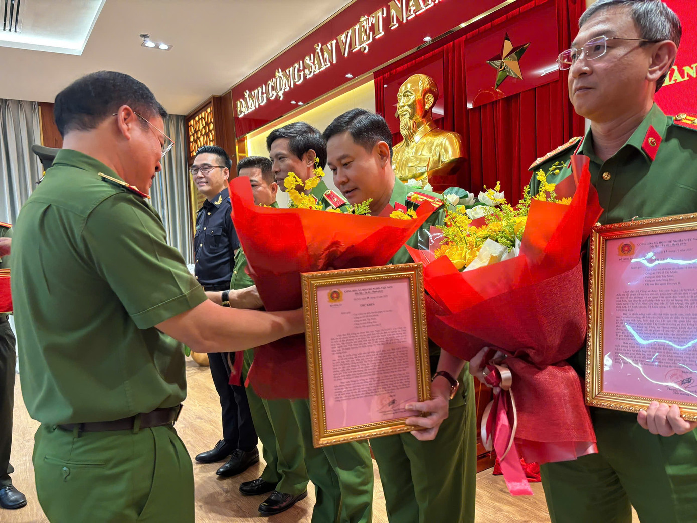Thứ trưởng Bộ C&ocirc;ng an ph&aacute;t biểu về chuy&ecirc;n &aacute;n ma t&uacute;y ngh&igrave;n tỷ 1025C - Ảnh 8.
