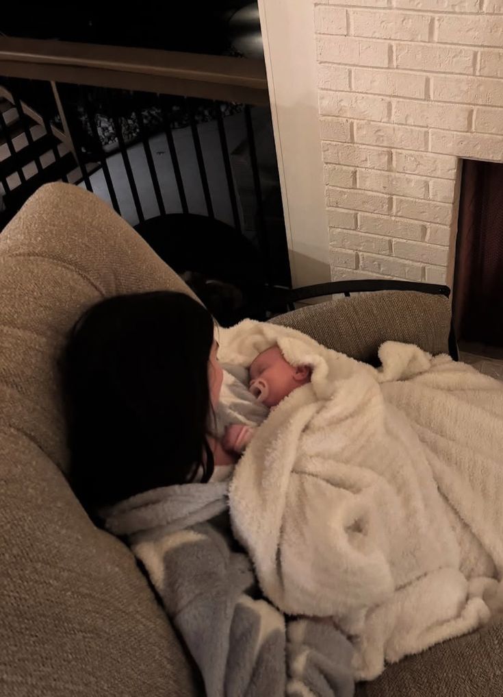 MXH bùng nổ tranh cãi vì 1 câu nói "nuôi con mới hiểu lòng cha mẹ": Khi yêu cầu giác ngộ và mong muốn cảm thông va vào nhau- Ảnh 4.