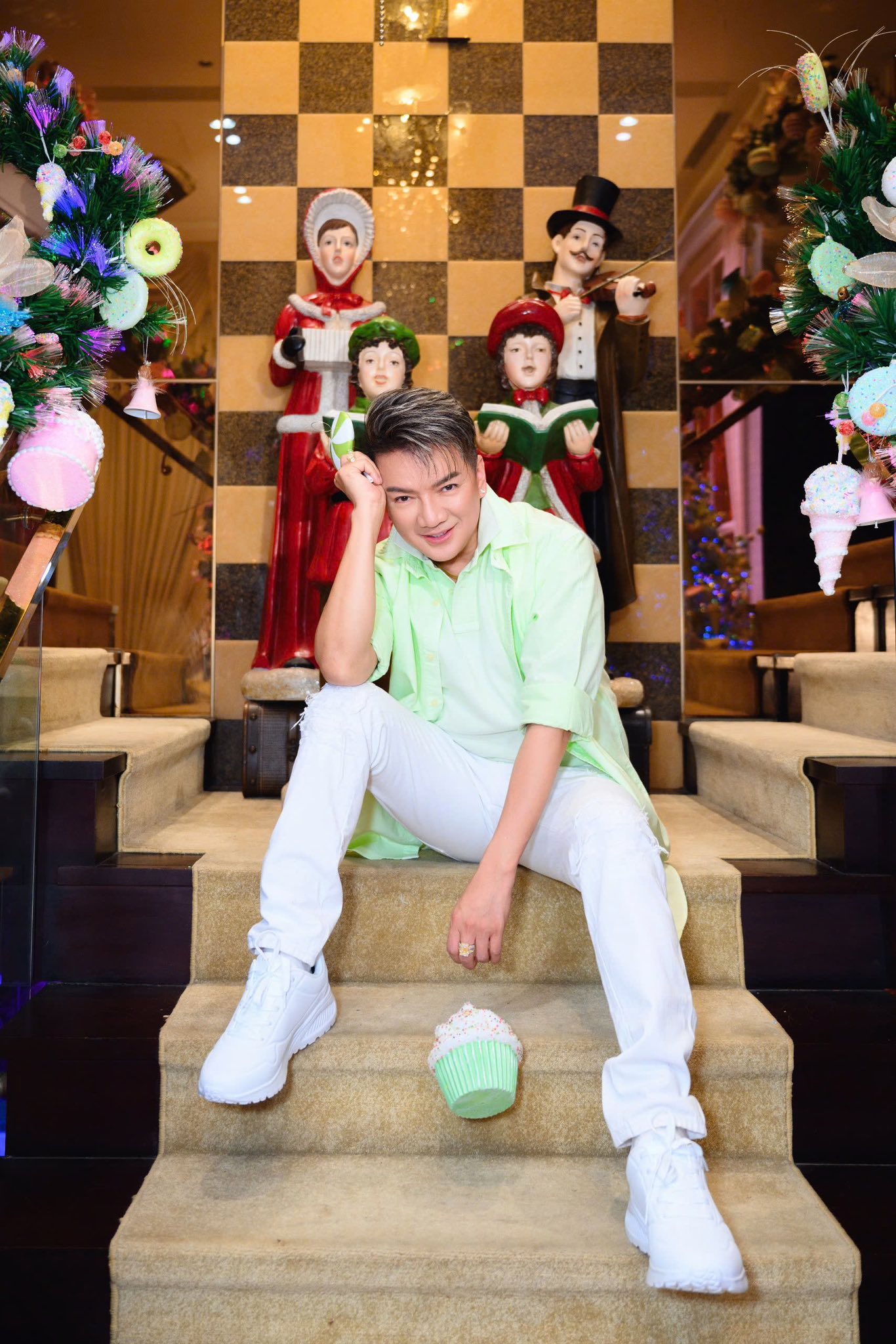 Đàm Vĩnh Hưng thông báo rời khỏi biệt thự trăm tỷ ở cư xá Bắc Hải, TP.HCM - Ảnh 1. Đàm Vĩnh Hưng thông báo rời khỏi biệt thự trăm tỷ ở cư xá Bắc Hải, TP.HCM - Ảnh 1.