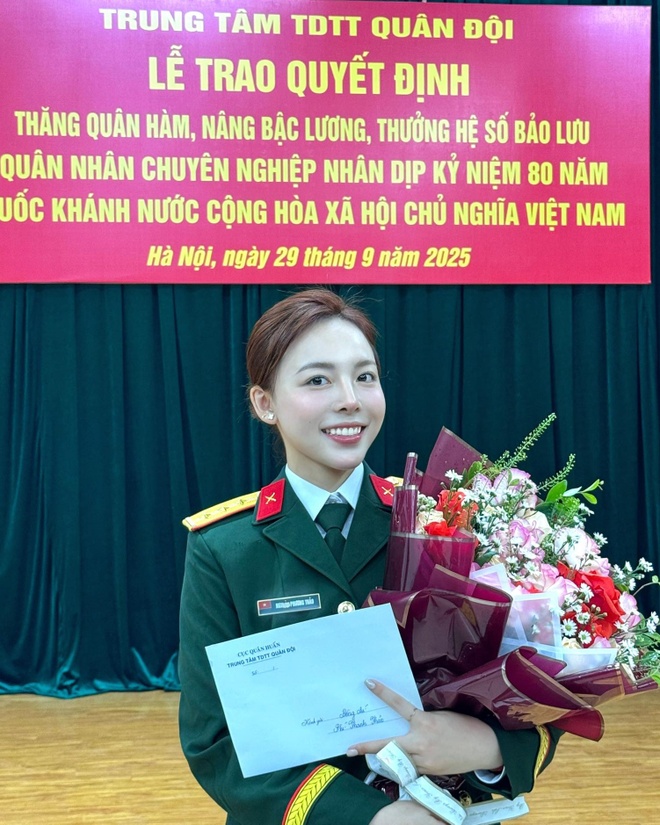 Thượng úy 21 tuổi vừa phá kỷ lục SEA Games 33: Quá khứ "thợ lặn" chuyển sang xạ thủ, môn gì cũng giỏi - Ảnh 8. Thượng úy 21 tuổi vừa phá kỷ lục SEA Games 33: Quá khứ "thợ lặn" chuyển sang xạ thủ, môn gì cũng giỏi - Ảnh 8.