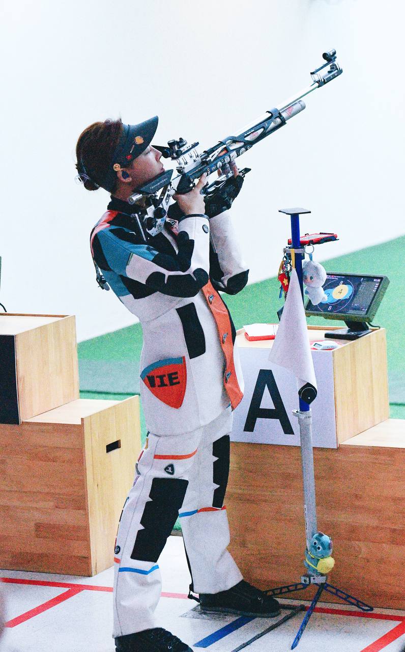 Thượng úy 21 tuổi vừa phá kỷ lục SEA Games 33: Quá khứ "thợ lặn" chuyển sang xạ thủ, môn gì cũng giỏi - Ảnh 2. Thượng úy 21 tuổi vừa phá kỷ lục SEA Games 33: Quá khứ "thợ lặn" chuyển sang xạ thủ, môn gì cũng giỏi - Ảnh 2.