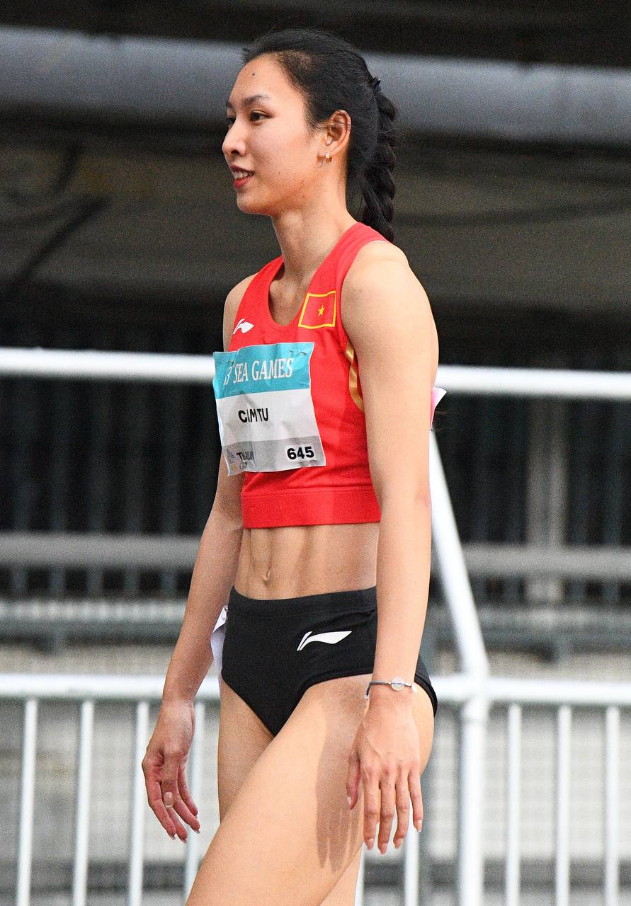 Tìm ra "nữ thần điền kinh" Việt Nam tại SEA Games: Tài năng có thừa, bụng 6 múi săn chắc, chân còn dài thẳng thắp- Ảnh 6.