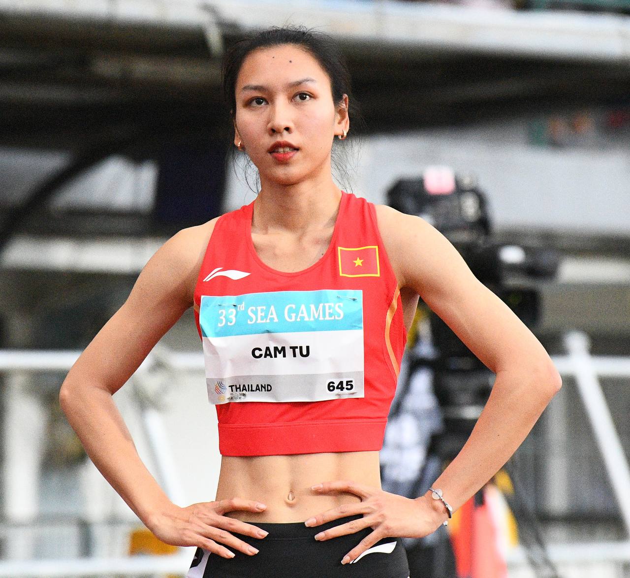 Tìm ra "nữ thần điền kinh" Việt Nam tại SEA Games: Tài năng có thừa, bụng 6 múi săn chắc, chân còn dài thẳng thắp- Ảnh 7.