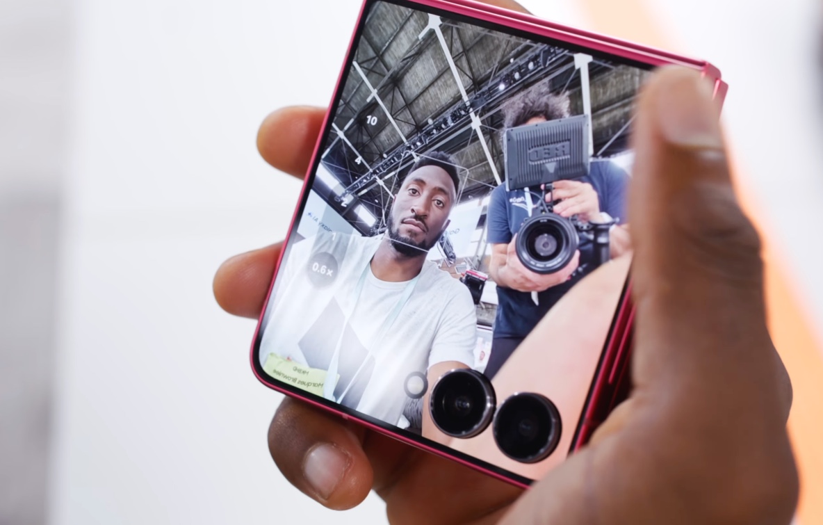 MKBHD công bố smartphone của năm 2025 không có S25 Ultra , iPhone nhận giải Tiến bộ nhất - Ảnh 2. MKBHD công bố smartphone của năm 2025 không có S25 Ultra , iPhone nhận giải Tiến bộ nhất - Ảnh 2.