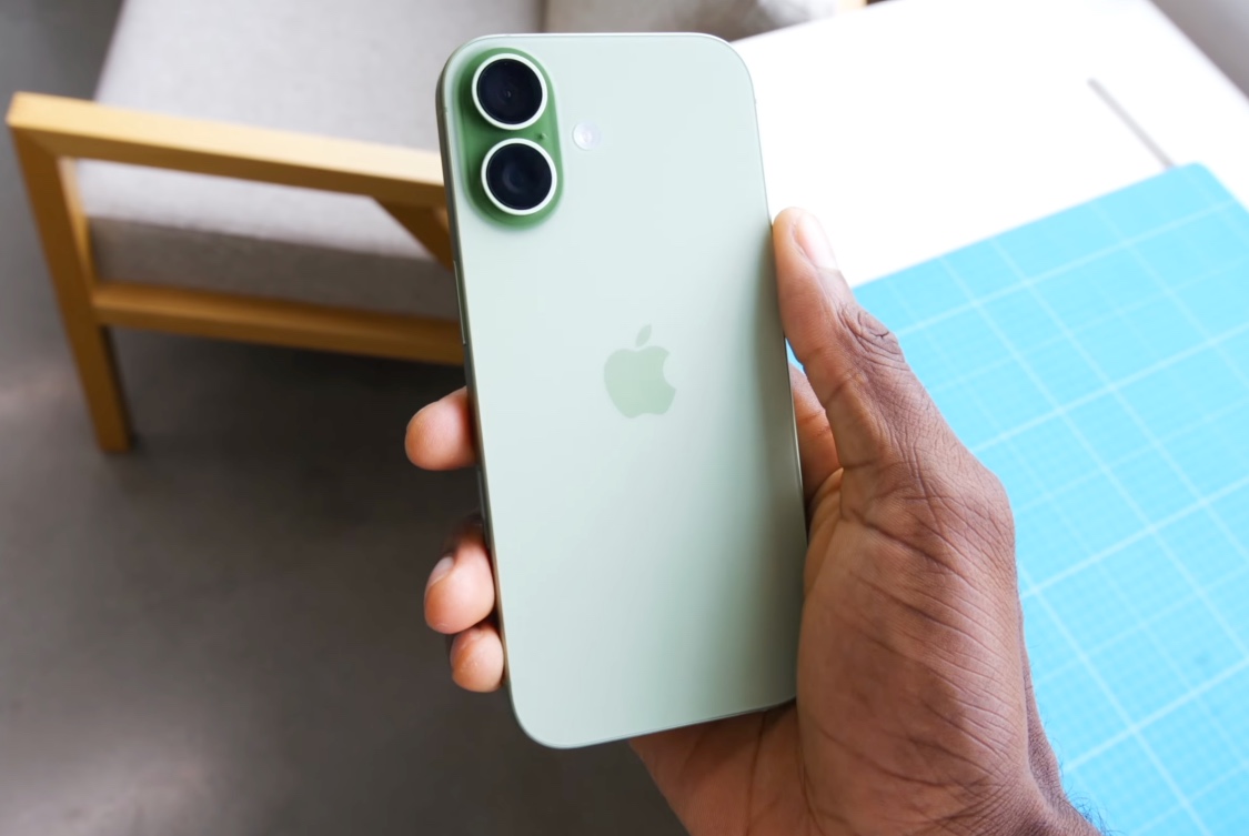 MKBHD công bố smartphone của năm 2025 không có S25 Ultra , iPhone nhận giải Tiến bộ nhất - Ảnh 8. MKBHD công bố smartphone của năm 2025 không có S25 Ultra , iPhone nhận giải Tiến bộ nhất - Ảnh 8.