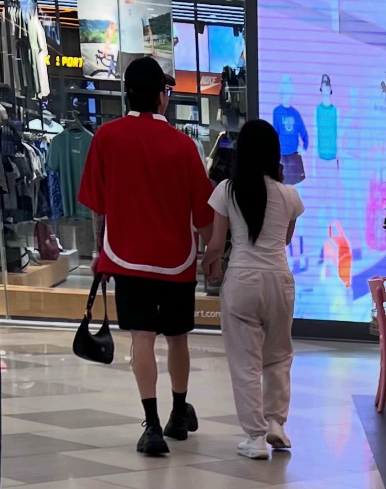 Orange công khai bạn trai "hồng hài nhi" - Ảnh 4. Orange công khai bạn trai "hồng hài nhi" - Ảnh 4.