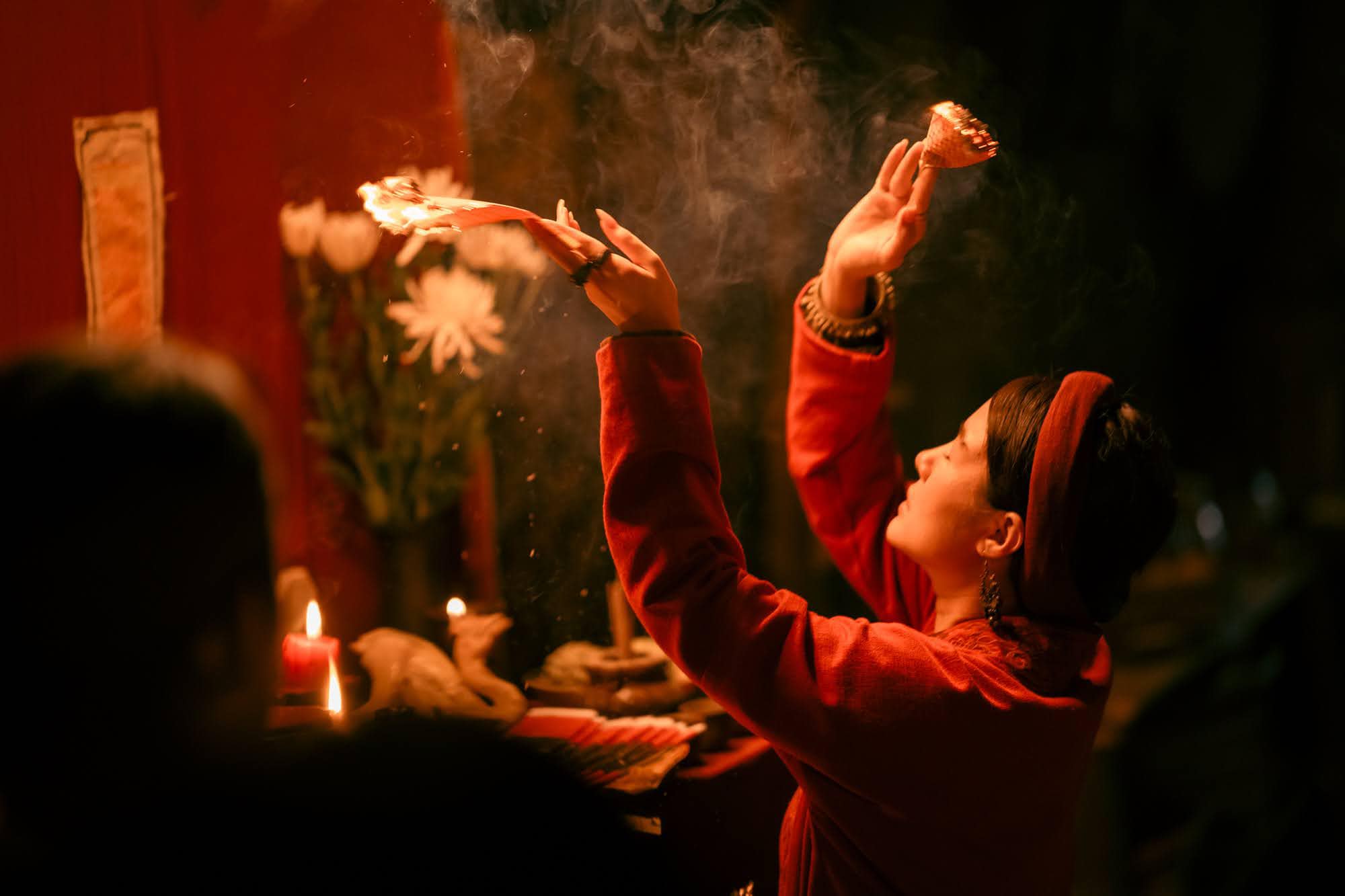 Từ Đèn Âm Hồn tới Thế Hệ Kỳ Tích: Đừng nghĩ chiêu trò lừa khán giả có thể dùng lần hai- Ảnh 3. Từ Đèn Âm Hồn tới Thế Hệ Kỳ Tích: Đừng nghĩ chiêu trò lừa khán giả có thể dùng lần hai- Ảnh 3.