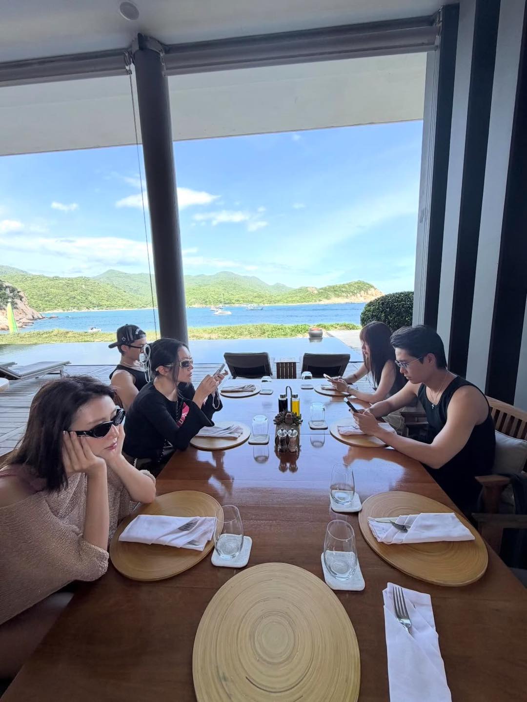 Orange công khai bạn trai "hồng hài nhi" - Ảnh 7. Orange công khai bạn trai "hồng hài nhi" - Ảnh 7.