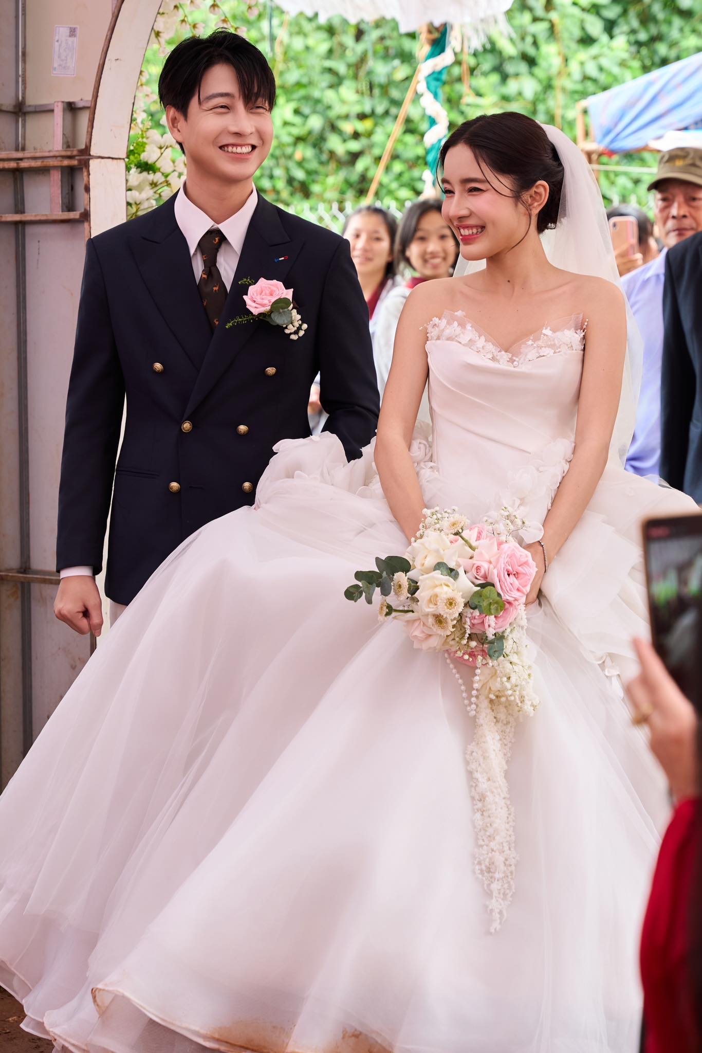 Nam TikToker mới cưới tiết lộ "tật lạ" khi ngủ, trưa hay tối đều muốn vợ làm điều này - Ảnh 4. Nam TikToker mới cưới tiết lộ "tật lạ" khi ngủ, trưa hay tối đều muốn vợ làm điều này - Ảnh 4.