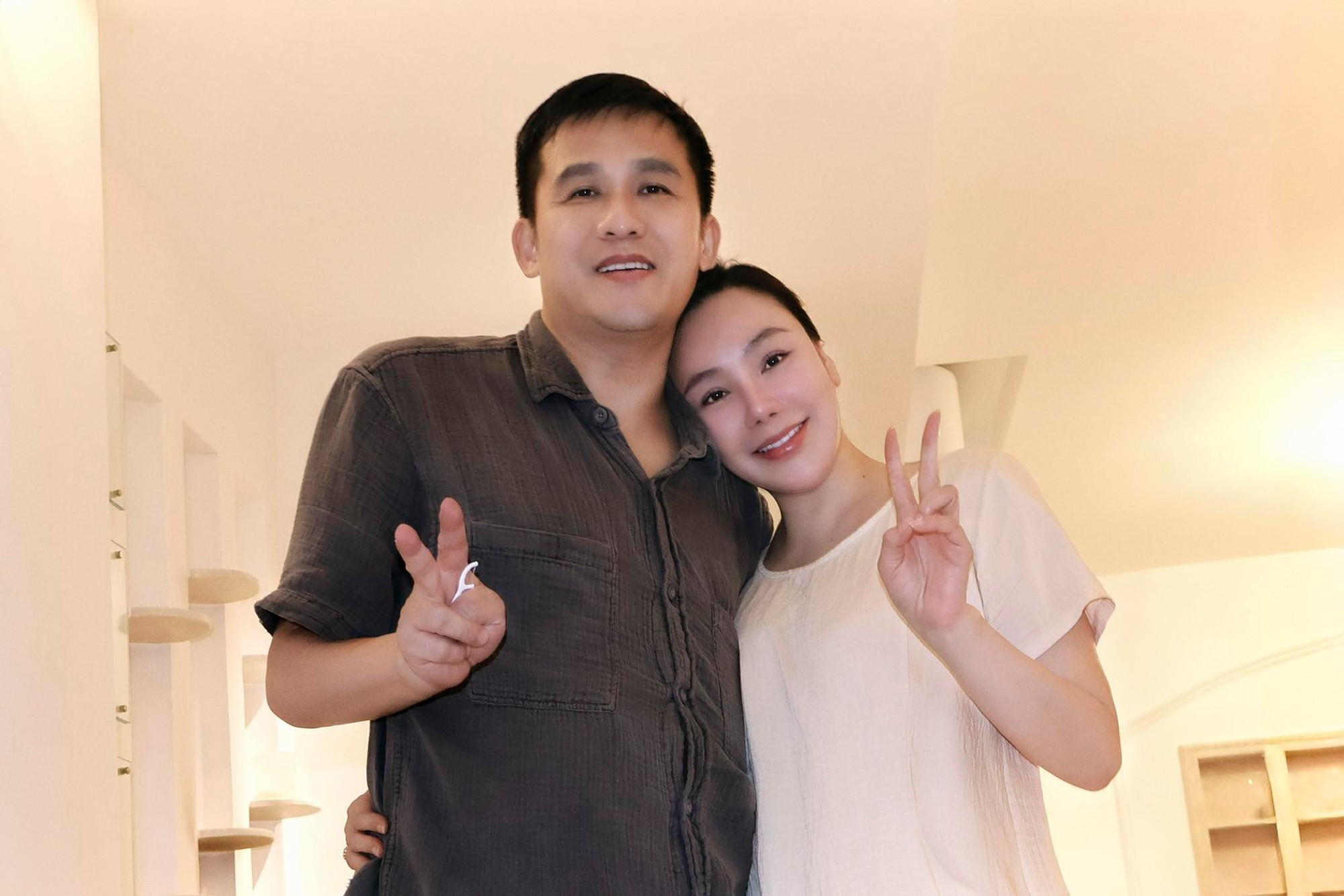 Hồ Quỳnh Hương 11 năm kín tiếng: Chúng tìm đến tôi như sự sắp đặt của duyên số, lúc tâm hồn yếu đuối - Ảnh 3. Hồ Quỳnh Hương 11 năm kín tiếng: Chúng tìm đến tôi như sự sắp đặt của duyên số, lúc tâm hồn yếu đuối - Ảnh 3.