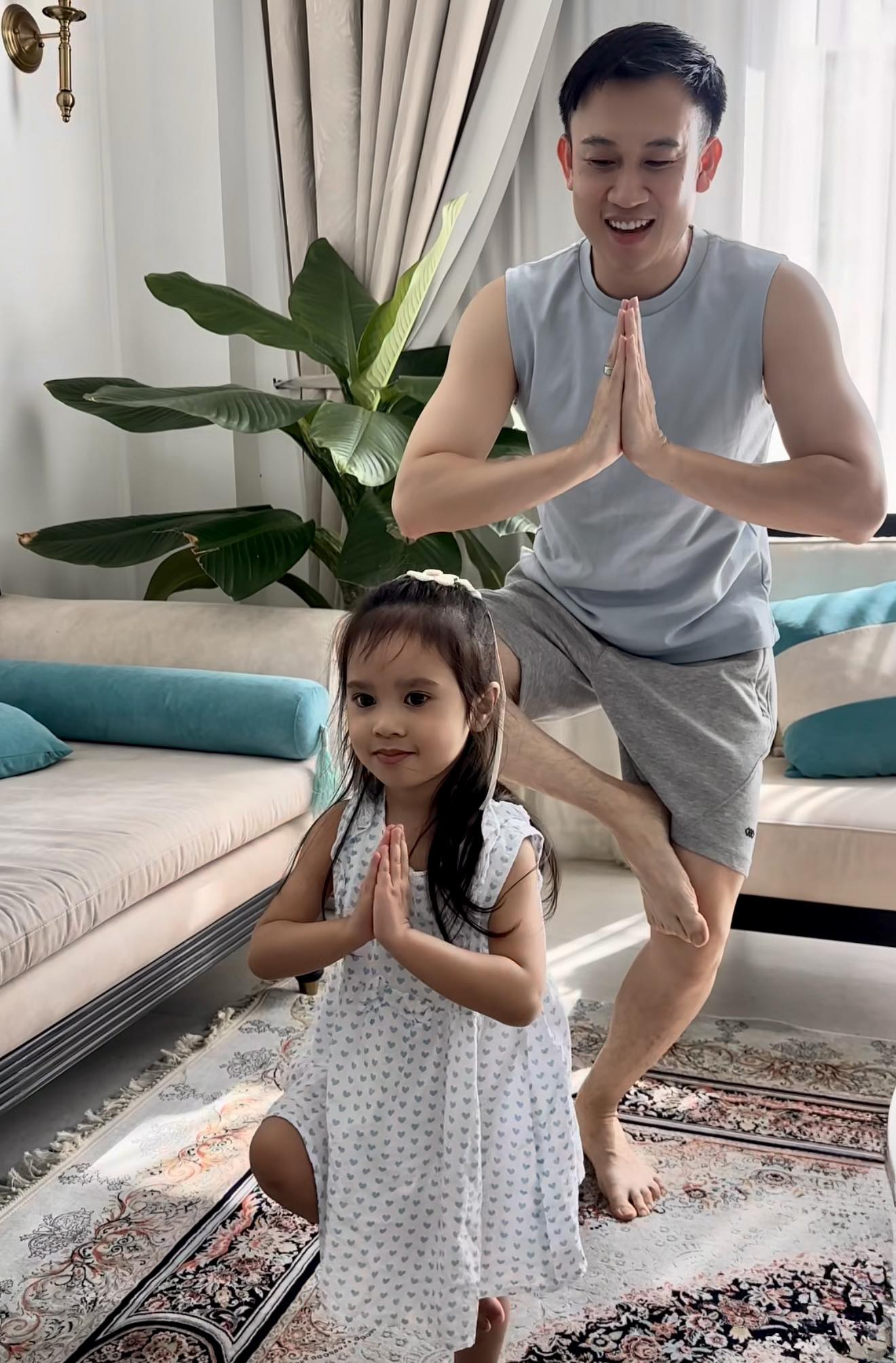 Nam ca sĩ có nhà từ Việt Nam đến Mỹ: 41 tuổi chưa vợ, muốn cưới 1 người như "tình cũ" của Trấn Thành - Ảnh 3. Nam ca sĩ có nhà từ Việt Nam đến Mỹ: 41 tuổi chưa vợ, muốn cưới 1 người như "tình cũ" của Trấn Thành - Ảnh 3.