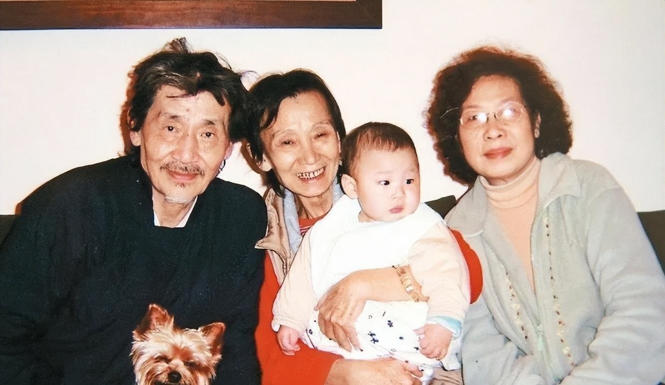 - Ảnh 4. - Ảnh 4.