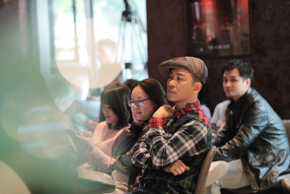 Tuấn Hưng sau biến cố: “Ngày nào tôi cũng làm thơ, viết văn, viết nhiều lắm, viết liên tục” - Ảnh 1. Tuấn Hưng sau biến cố: “Ngày nào tôi cũng làm thơ, viết văn, viết nhiều lắm, viết liên tục” - Ảnh 1.