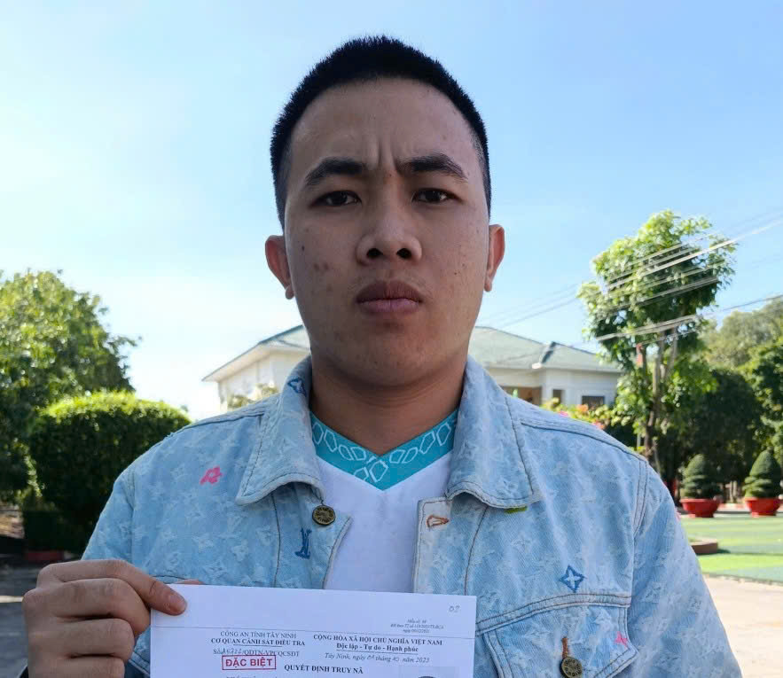 Truy nã Tây Ninh: Hai đối tượng ra đầu thú sau thời gian lẩn trốn - Ảnh 2. Truy nã Tây Ninh: Hai đối tượng ra đầu thú sau thời gian lẩn trốn - Ảnh 2.