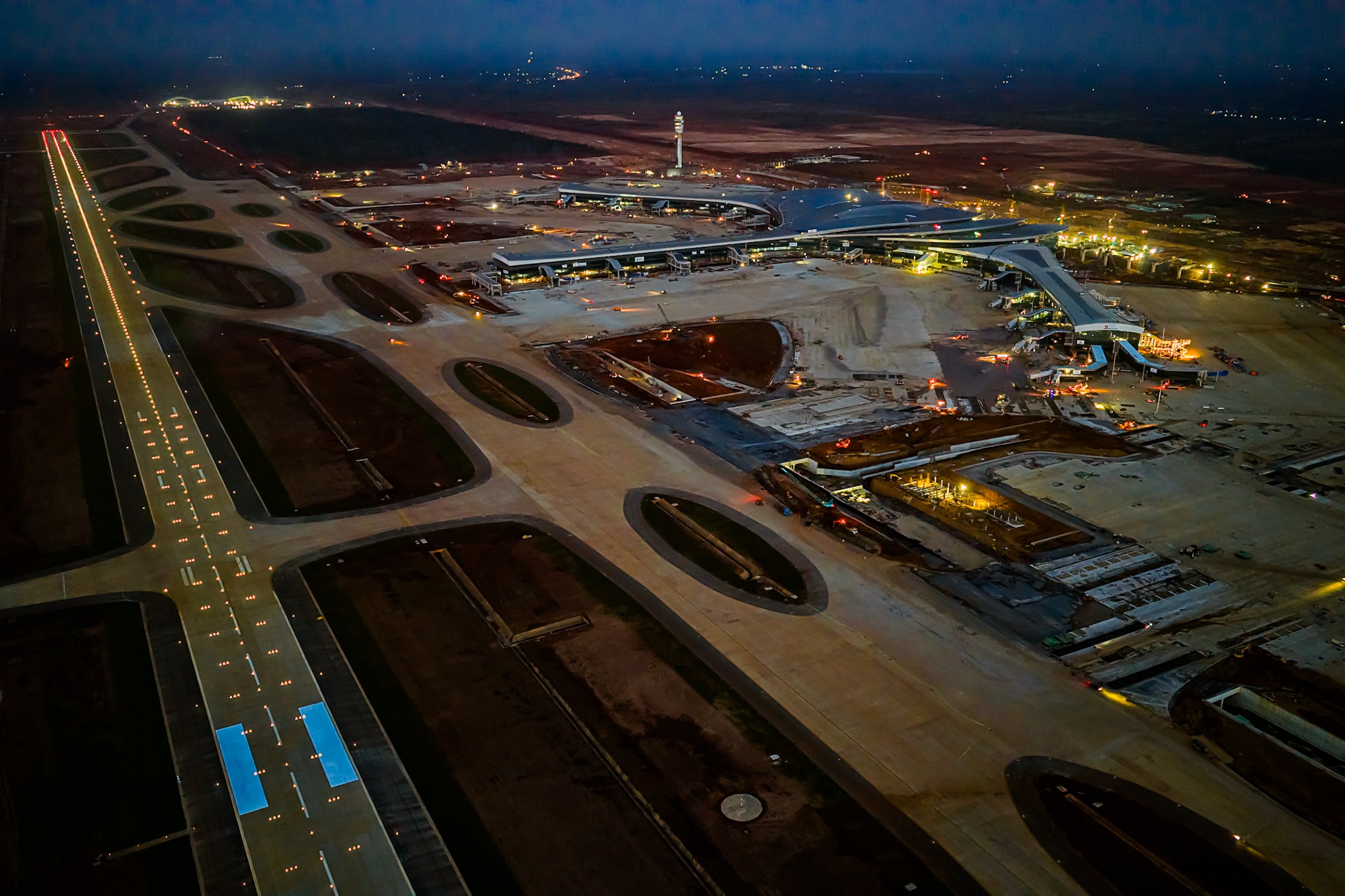 Sân bay Long Thành đón chuyến bay đầu tiên: Khánh thành siêu dự án 2023 - Ảnh 3. Sân bay Long Thành đón chuyến bay đầu tiên: Khánh thành siêu dự án 2023 - Ảnh 3.