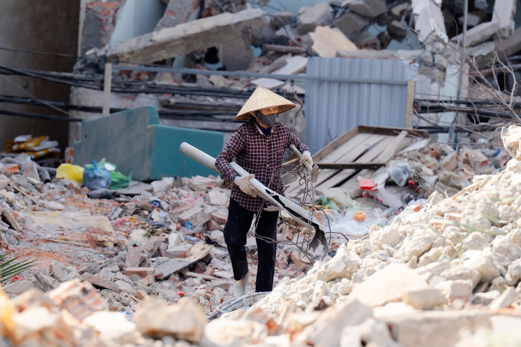 Toàn cảnh hiện trạng đường Đê La Thành sau khi được giải toả để xây đường vành đai 1- Ảnh 20. Toàn cảnh hiện trạng đường Đê La Thành sau khi được giải toả để xây đường vành đai 1- Ảnh 20.